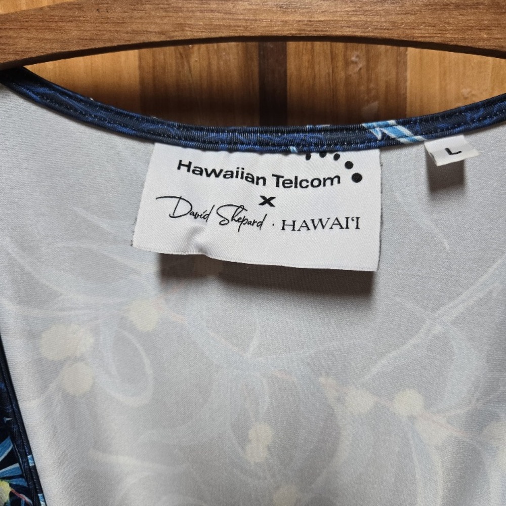 David Shepard Hawai’i Aloha Robe - Picture 5 of 8